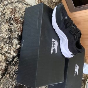 BNIB-Sorel Kinetic Renegade Lace tennis shoes.